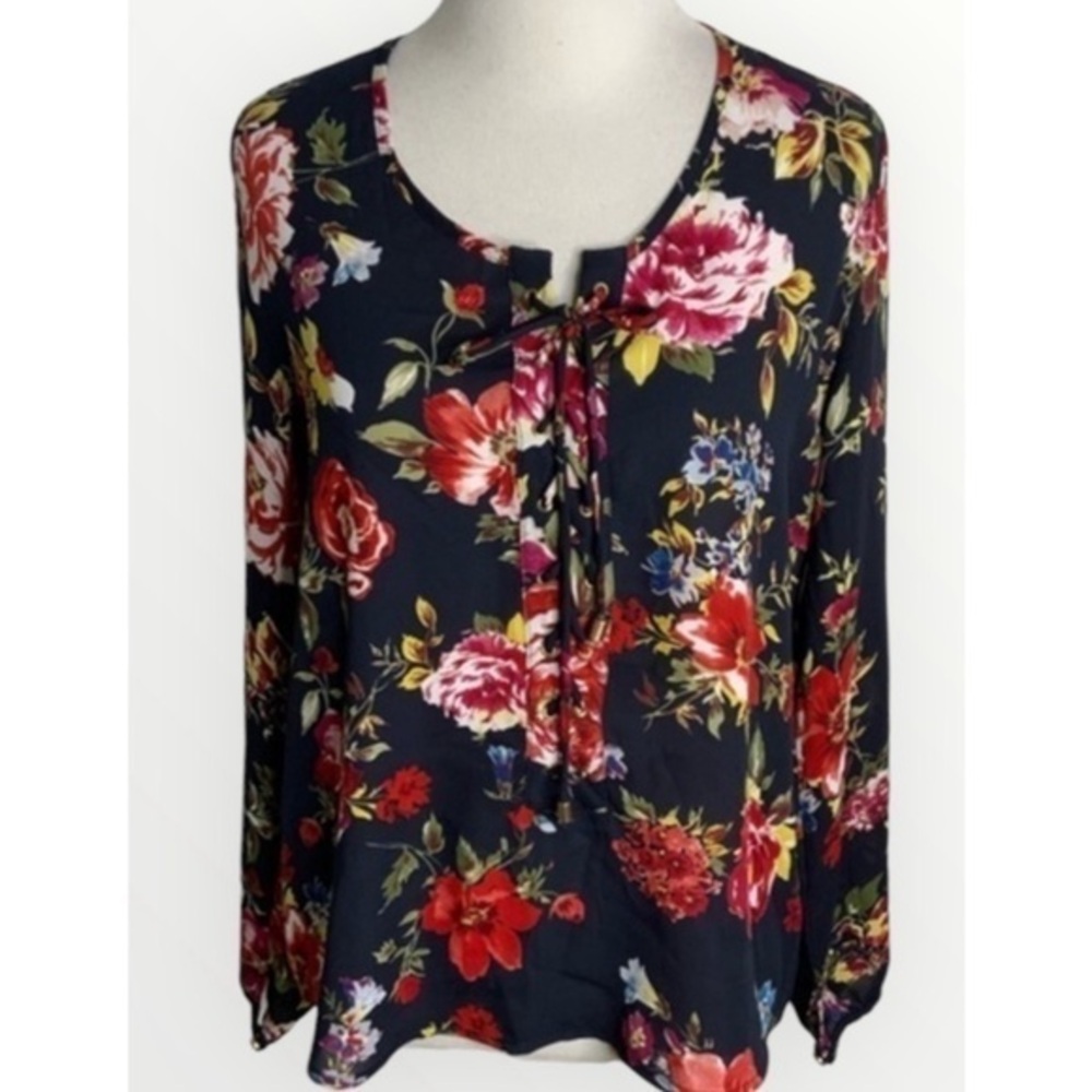 Olivaceous Black Red Floral Lace Up Front Hi-Lo Blouse S